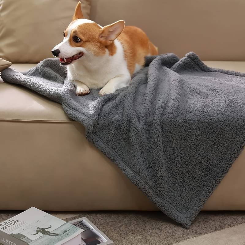 SnuggleNest | Flauschige Haustierdecke aus Fleece