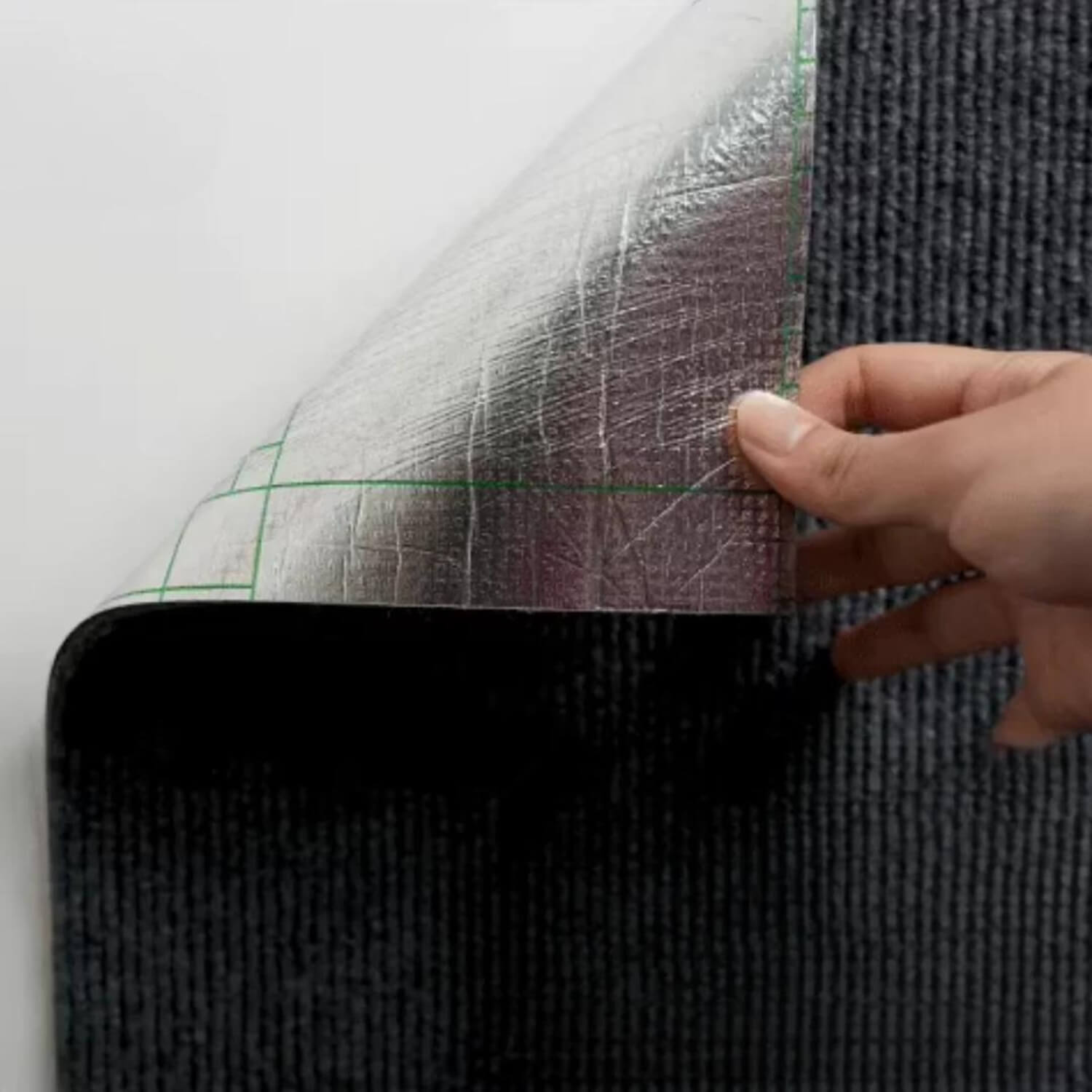 Miaura | Selbstklebende Kratz- & Spielmatte für Katzen – Wandmontage 2+2 GRATIS