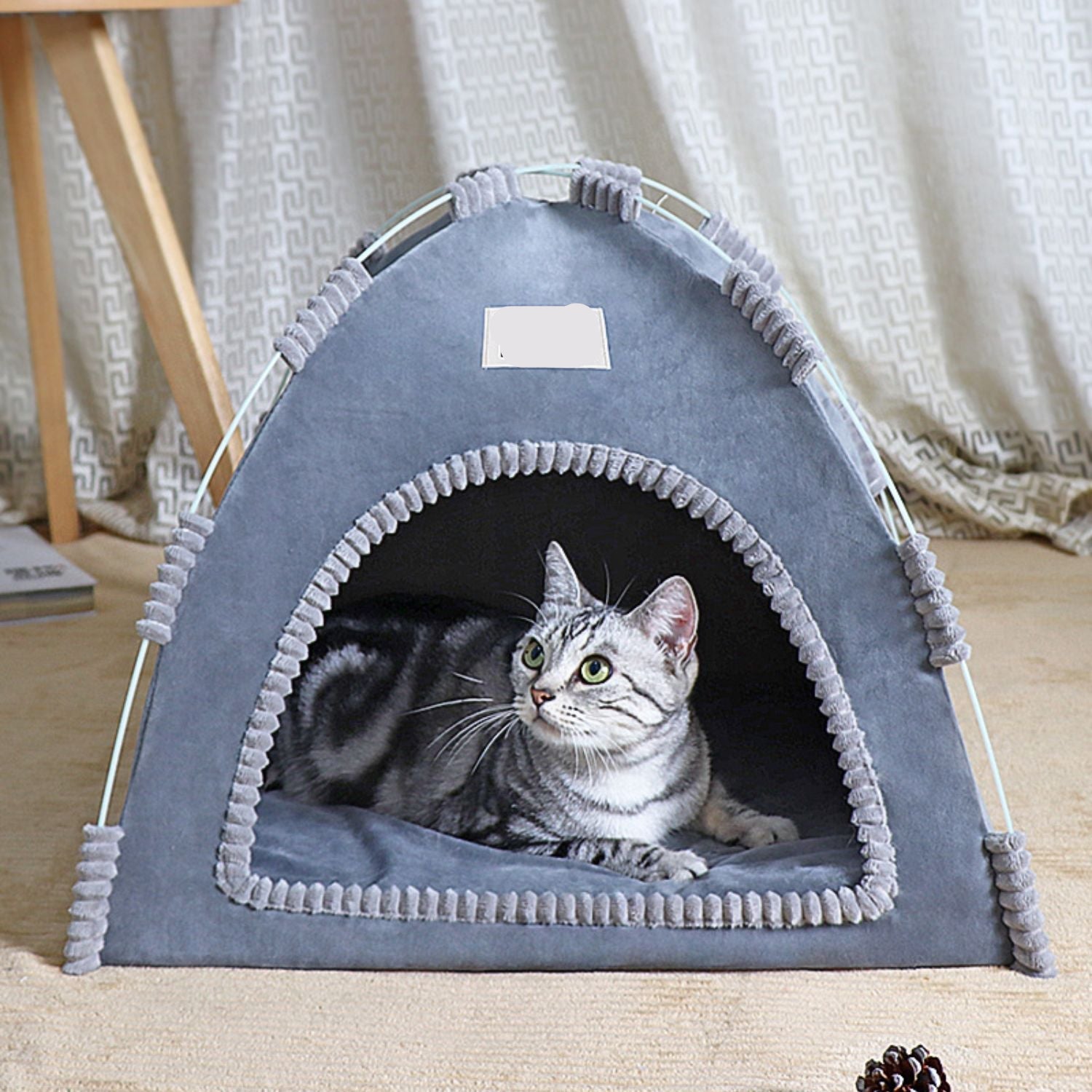 Hond Kat Tent Opvouwbaar grijs met borstelrand en kat in huis