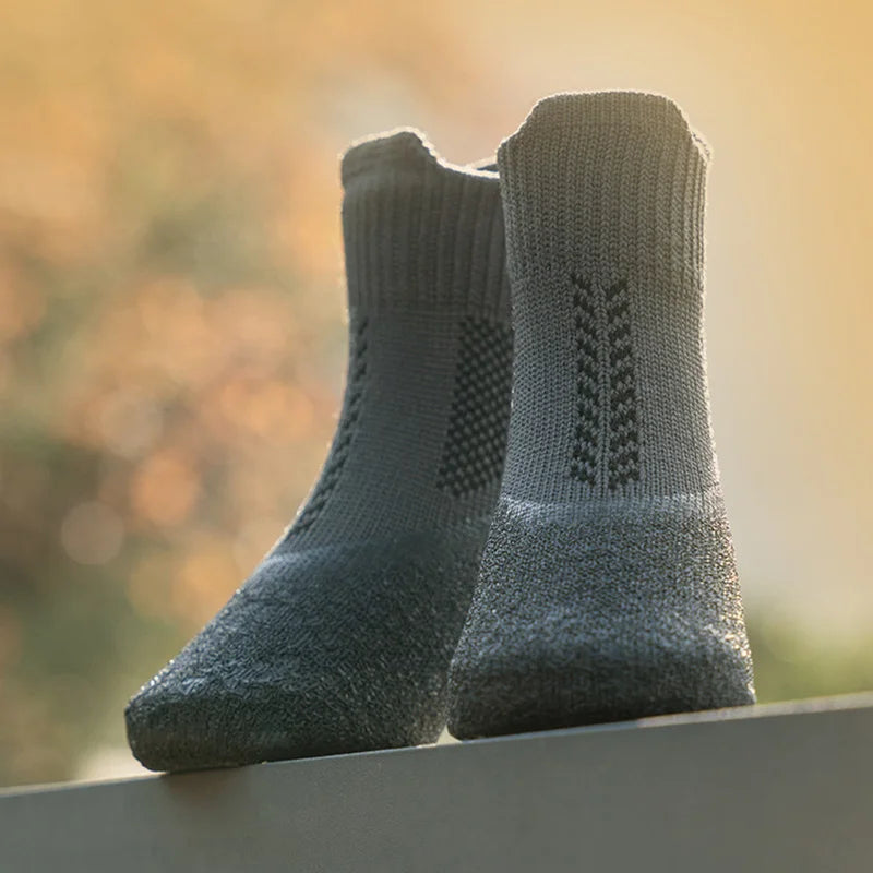 Arkturo | Rutschfeste Hundesocken mit Warmfutter für den Winter