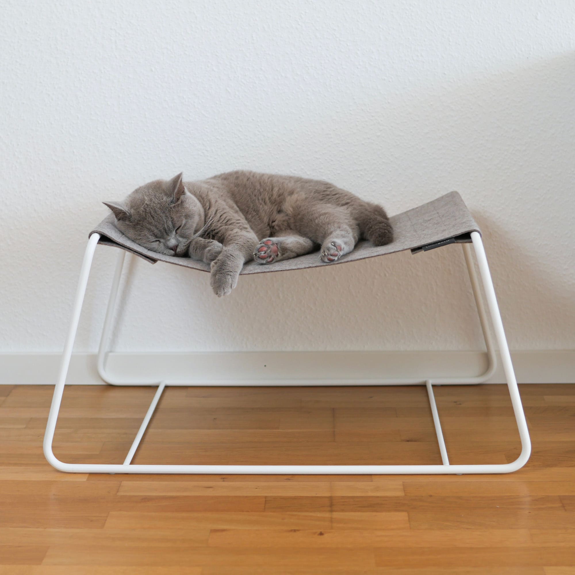 Lioro | Minimalistische Katzenhängematte mit stabilem Metallrahmen